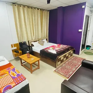  Guest house The Kashi Palace ,varanasi ! Fully-air-conditioned At Prime Location With Parking Availability, Near Kashi Vishwanath Temple, And Ganga Ghat